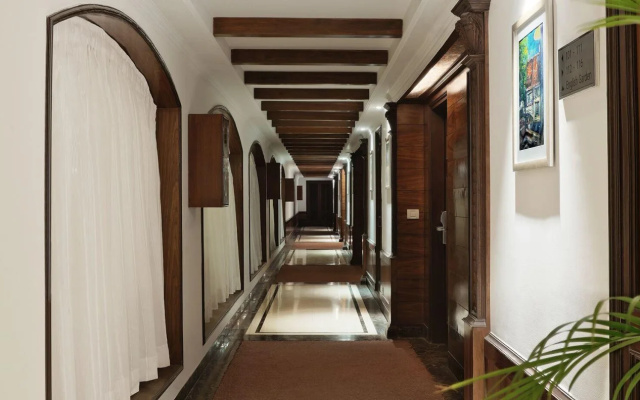 The Golden Palms Hotel & Spa