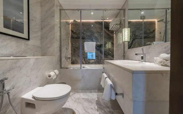 Holistay luxury collection1BR Dubai mall
