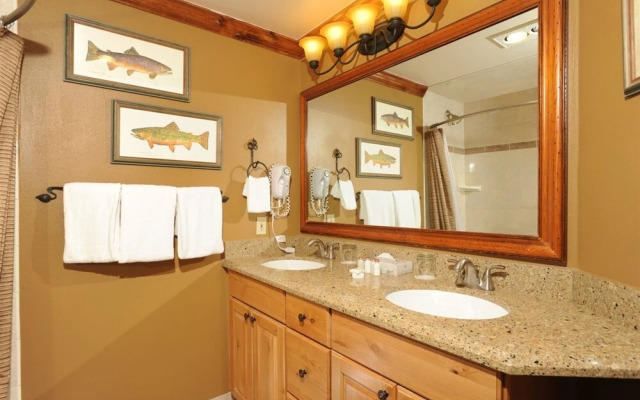 Black Bear Lodge 3 Bedroom Condo in River Run Village