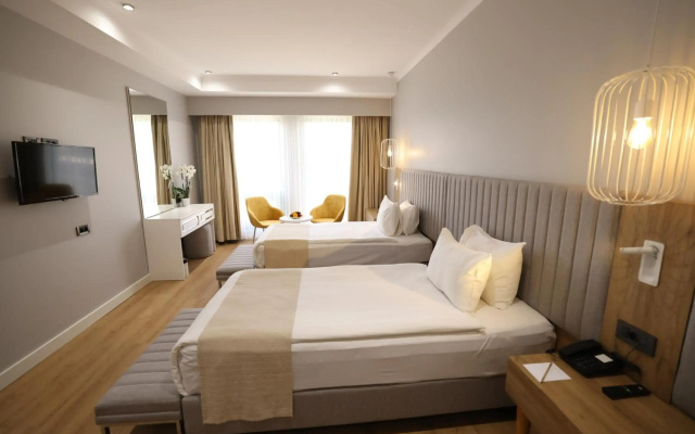 ADM Grand Hotel