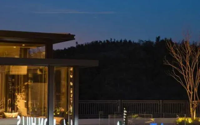 Non Hills Resort Hotel