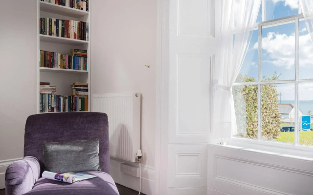 Camilla House - Guest house