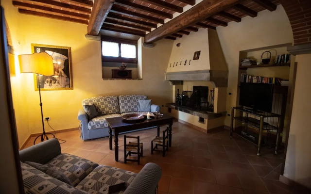Private Villa with AC, private pool, WIFI, TV, terrace, pets allowed, parking, close to Arezzo