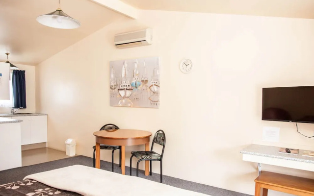Goldmine Motel