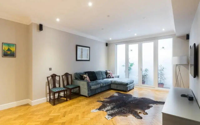 Fulham 4-bed House & Garden Near Tube