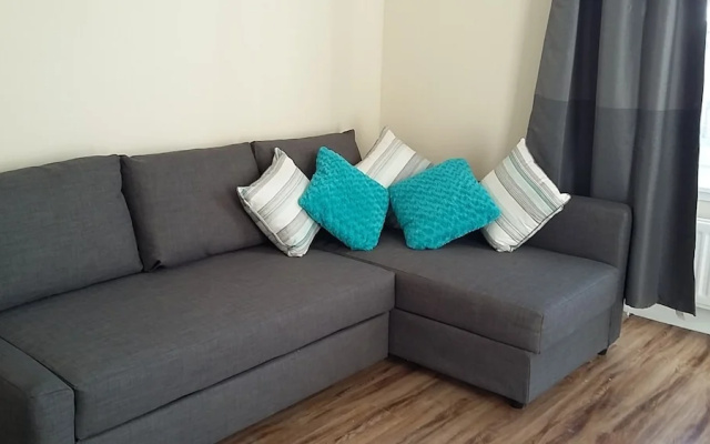 2 Bedroom Character Apartment Finnieston