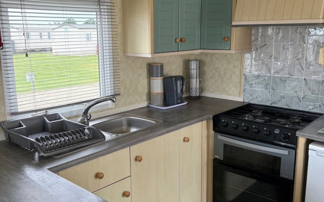 Cabin Sleeps 8 With Indoor Pool