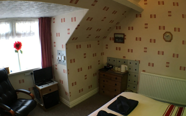 Home and Away Guesthouse