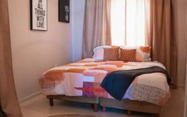 Lovely 2-bedroom apartment in Downtown, Otrobanda