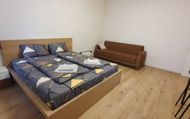 Group Stay 3 Apts Near Enkplatz