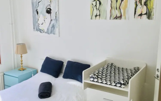 Large artsy apartment in Pasila