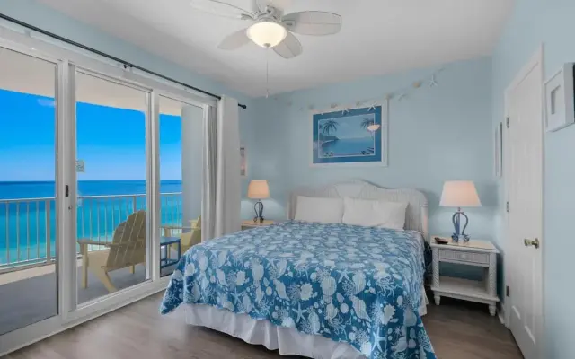 Twin Palms 1201