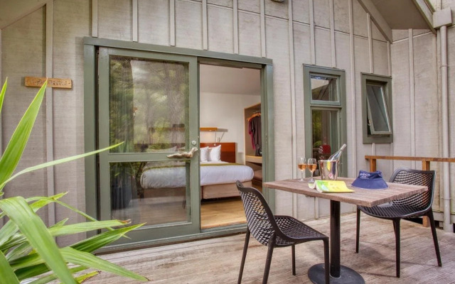 Awaroa Lodge