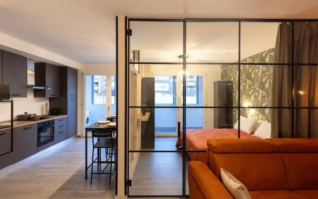 Urban Chic 2 Luxury Suites Apartment