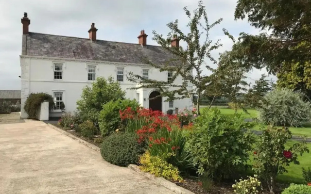 Double Room Ensuite Near Hillsborough Palaces