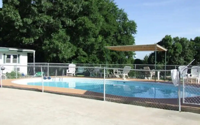 The Skyline Motel