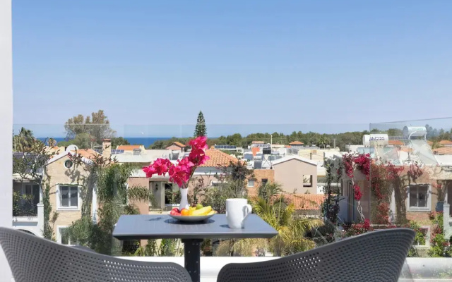 Sueno Studios and Apartments