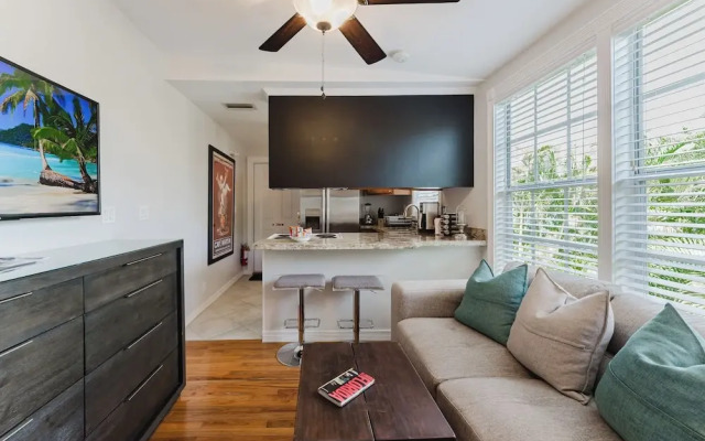 Nola Apartment
