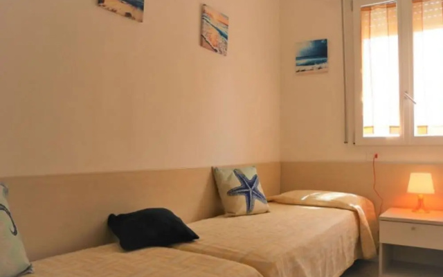 Sunny Apartment Near the Beach