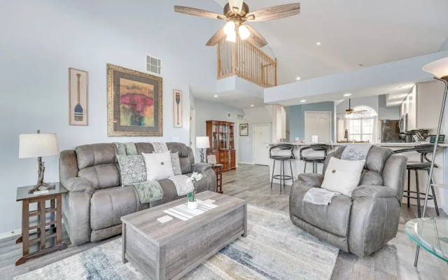 Updated Branson Condo w/ Lake Taneycomo Views!