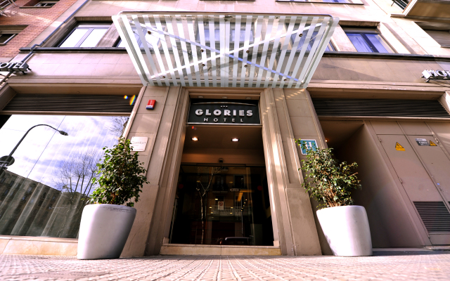 Hotel Glories вид на фасад