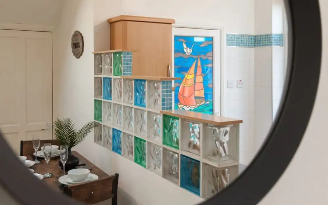 Spacious 220sqm House 10-min Dr City Ctr Heaton