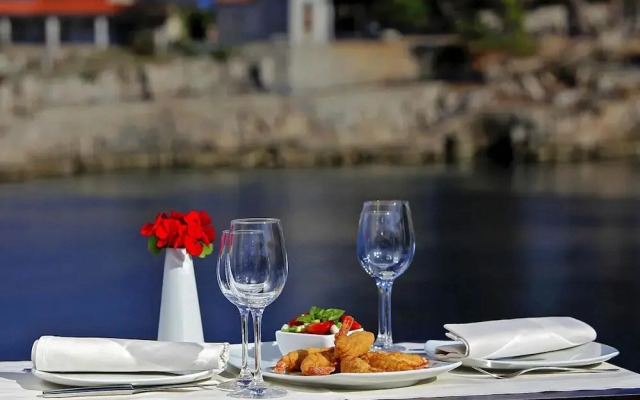 Apartment in Veli Losinj by the Beach