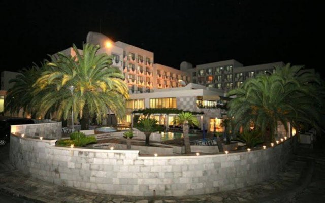 Отель Mediteran Conference & Spa resort Черногория, Бечичи - отзывы, цены и фото номеров - забронировать отель Mediteran Conference & Spa resort онлайн вид на фасад