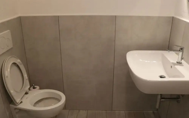 Holiday Apartment near Lake, Shared Swimming Pool