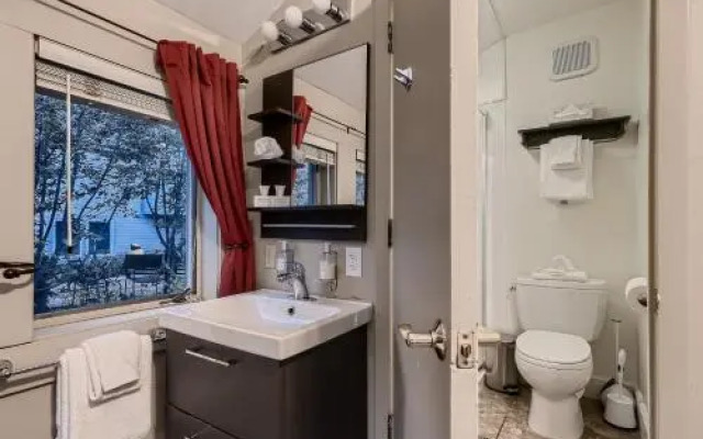 Abbett Placer Inn