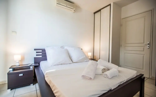 Appartement Kaza Logos