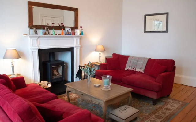 Stockbridge Family Home With Private Garden