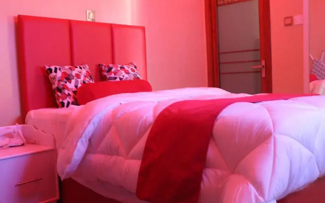 Hidden Gems Studio Apartments