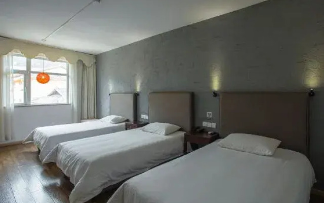 Luguhu Aishang Hotel