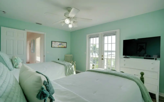 Bokeelia Island Oasis: Waterfront, Private Dock!