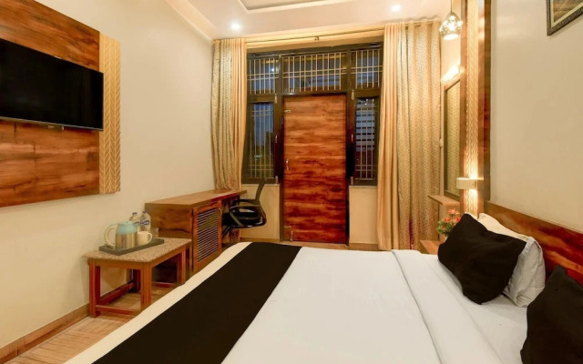 Deluxeaishwarya Inn