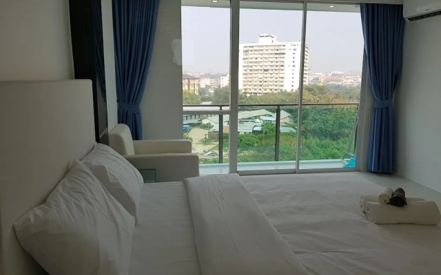 City Center Residence Deluxue Studio 713