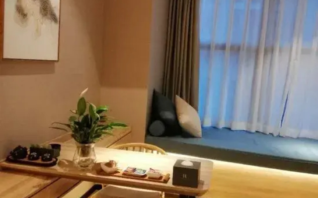 H Hotel (Chongqing Aegean Sea Shopping Plaza)