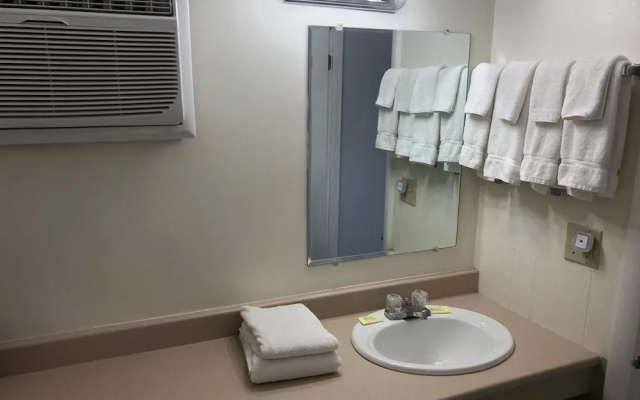 Evergreen Motel