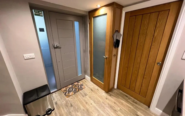 The Tower, 1 Bed 1850's Tiny House (Adults Only)