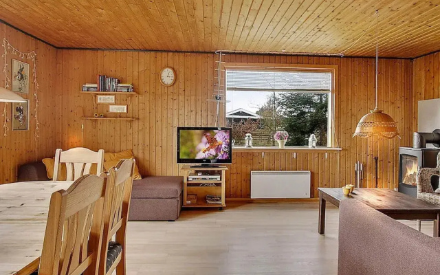 Cozy Holiday Home in Storvorde near Sea