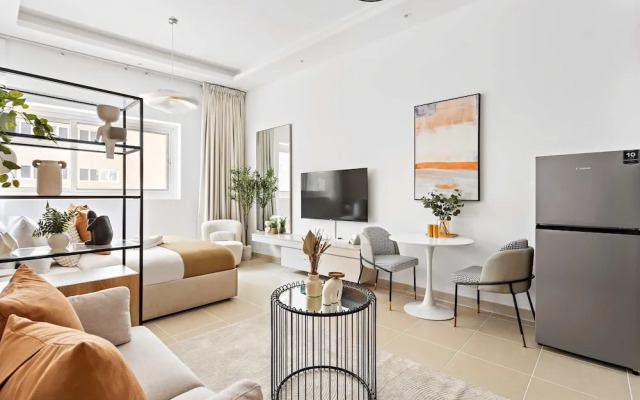 Silkhaus Stylish Studio ASB Tower Pool Gym