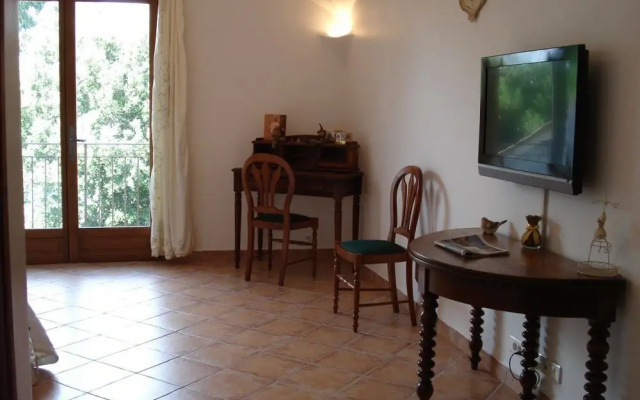 L'Hôte Antique