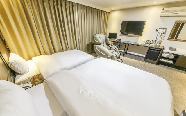 Cebien Hotel Guro