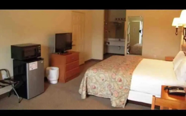 Country Hearth Inn and Suites - Piedmont