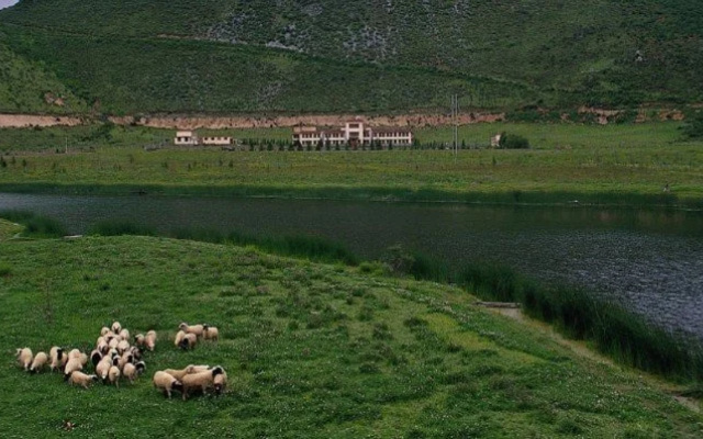 Gyalthang Dzong Shangri La