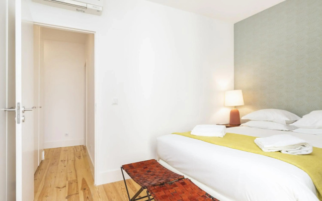 Bica 2 Bed Aircon UltraFast Net Fully Equipped
