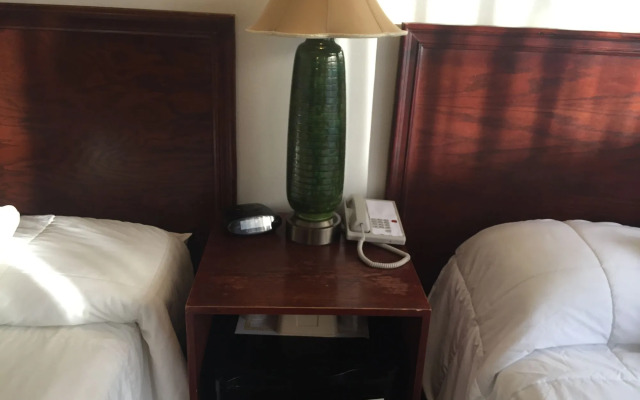 Park Plaza Lodge Hotel