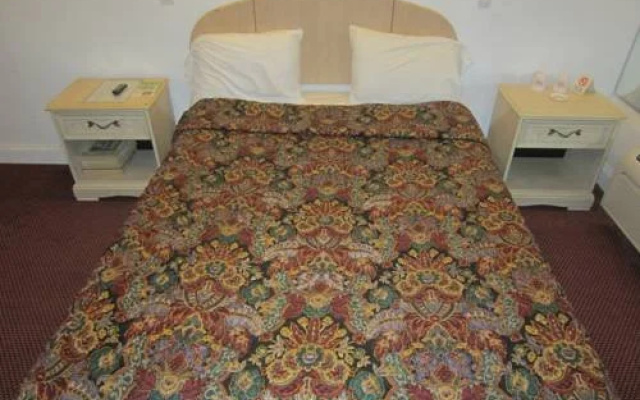 Apache Inn