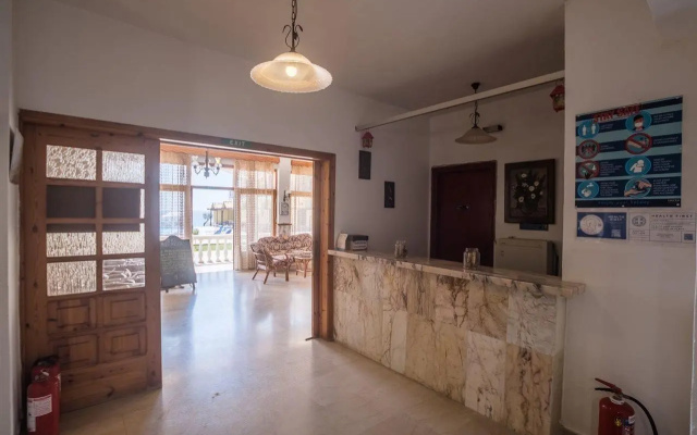 Ananias Hotel